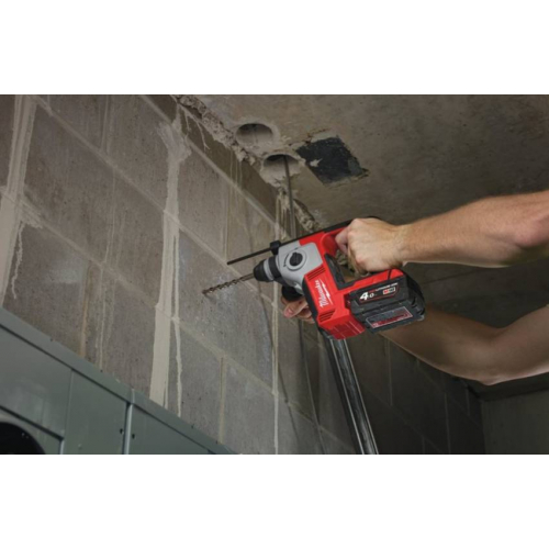 Компактний акумуляторний перфоратор MILWAUKEE SDS-Plus M18 BH-402C 4933443330