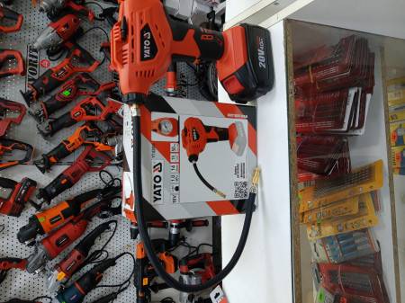 Компресор акумуляторний YATO Li-Ion 18 В 1 МПа 14 л/хв (БЕЗ АКУМУЛЯТОРА) Артикул: YT-82895