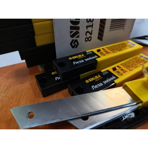 Леза змінні (прямі) 18мм 10шт Sigma (8218101)