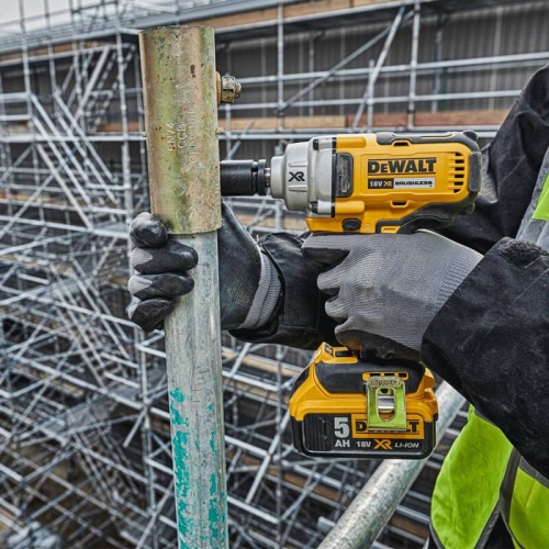 Набір з двох безщіткових інструментів DeWALT DCK2077P2T