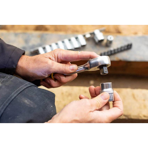 Набір з рукоятки з механізмом хропіння, головок і біт 1/4 дюйма 22 предмети STANLEY FMMT82679-0