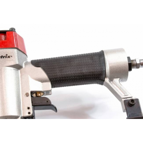 Нейлер пневматичний для цвяхів від 10 до 50 мм.