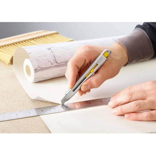 Ніж Iterlock довжиною 135 мм з лезом шириною 9 мм з сегментами, що відламуються STANLEY 0-10-095