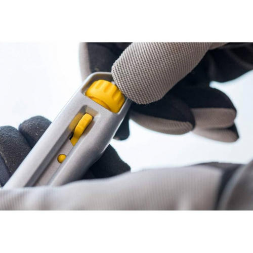 Ніж Iterlock довжиною 165 мм з лезом шириною 18 мм з сегментами, що відламуються STANLEY 0-10-018