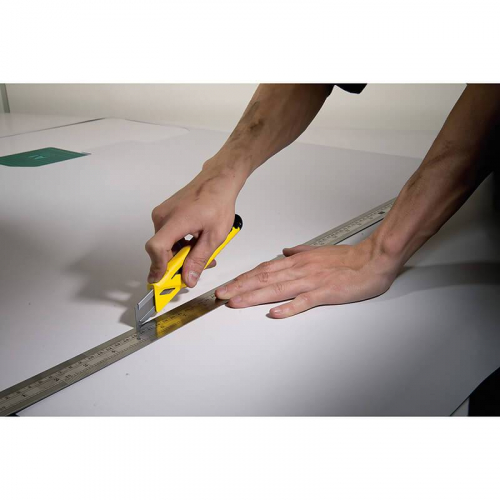 Ніж із висувним лезом 18 мм STANLEY STHT10265-0