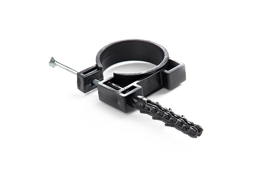 Обойма для труб і кабелю 40мм чорна (пач. 25шт.) APRO