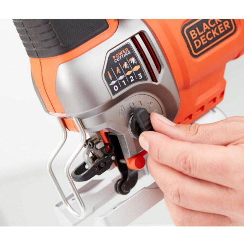 Пила лобзикова мережева BLACK DECKER BES610