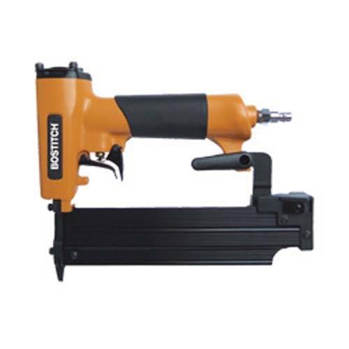 Пістолет шпилькозабивний BOSTITCH, пневматичний, з плоскою обоймою, тип кріплення "MINI S", довжина кріплення 12-40 мм, кут скріплення 0 гр., макс ємність магазину 140 штук, робочий тиск 4.0-7.0 атм., витрата повітря 1.0 літр за постріл, че