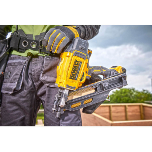 Пістолет цвяхозабивний акумуляторний безщітковий DeWALT DCN930P2
