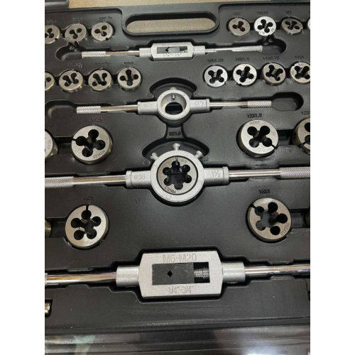 Плашки та мітчики, набір М2-М18 110 шт.