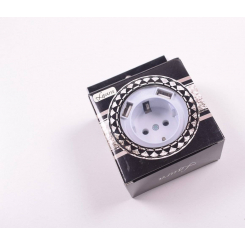 Роз. RIGHT HAUSEN LAURA 1-я внутр. с/с белая 2USB