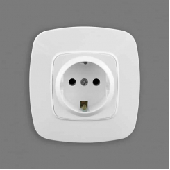 Розетка одинарна з заземленням біла ELA