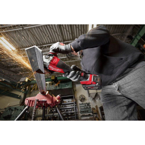 Шліфмашина кутова акумуляторна MILWAUKEE, M18 FHSAG125XPDB2-802X, Ø125мм (зарядний пристрій, 2акум. Х 8 Аг, HDкейс)