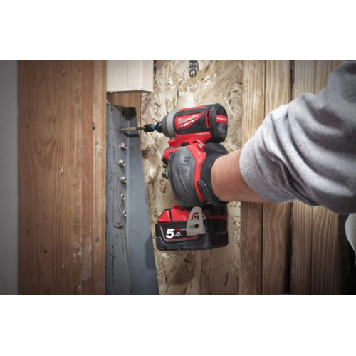 Шуруповерт ударний акумуляторний безщітковий M18 BLID2-0X крутий. мом 180 Нм MILWAUKEE (HD кейс)