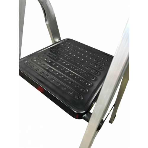 Стремянка 3сх. верх.сх.-0,63м KMH0103BP, сходинки 13см., анодований алюміній