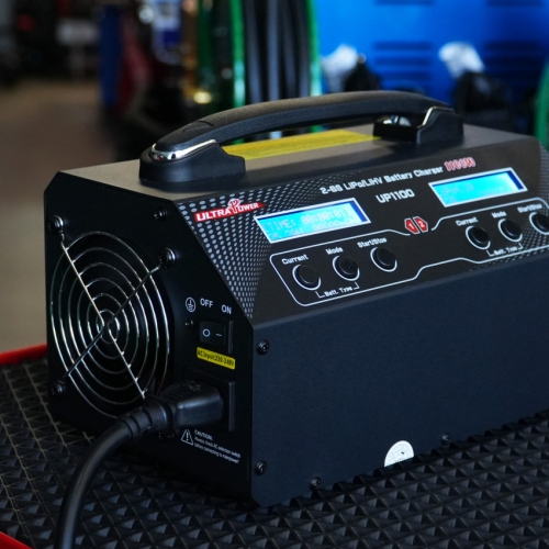 Зарядний пристрій 2-канальний 2x22А 2-6S LiPo/LiHV 1100Вт 220В ULTRA POWER  PROTESTER UP1100